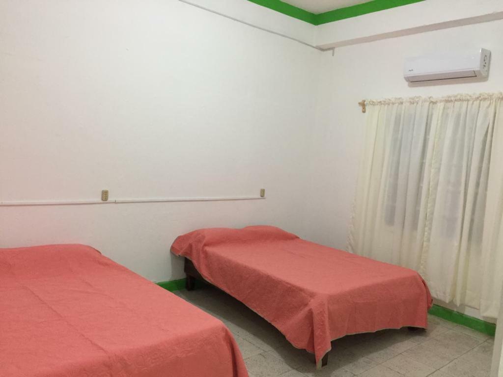 Hostal La Concordia ซิวดัด วัลเลส ภายนอก รูปภาพ